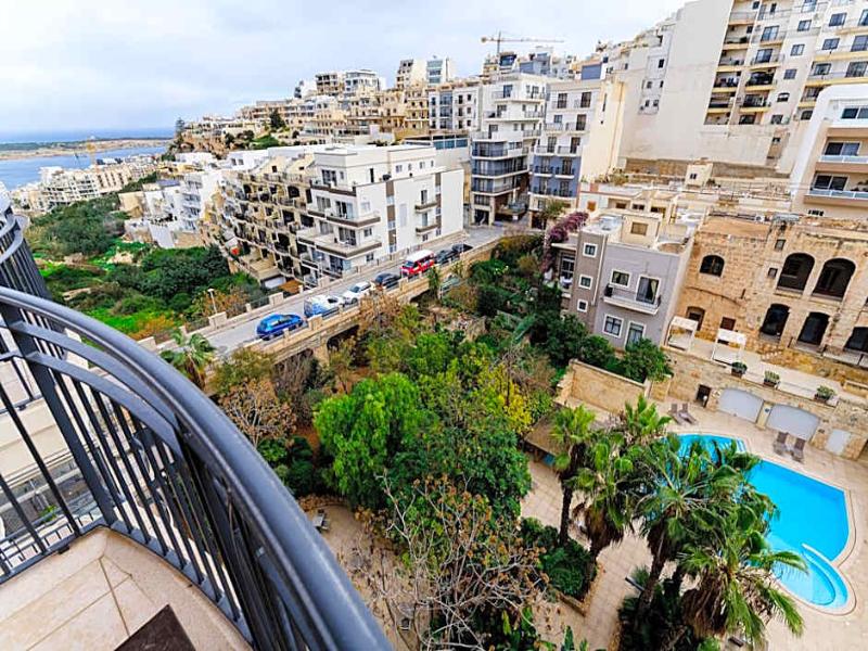 Maritim Antonine Hotel & Spa image