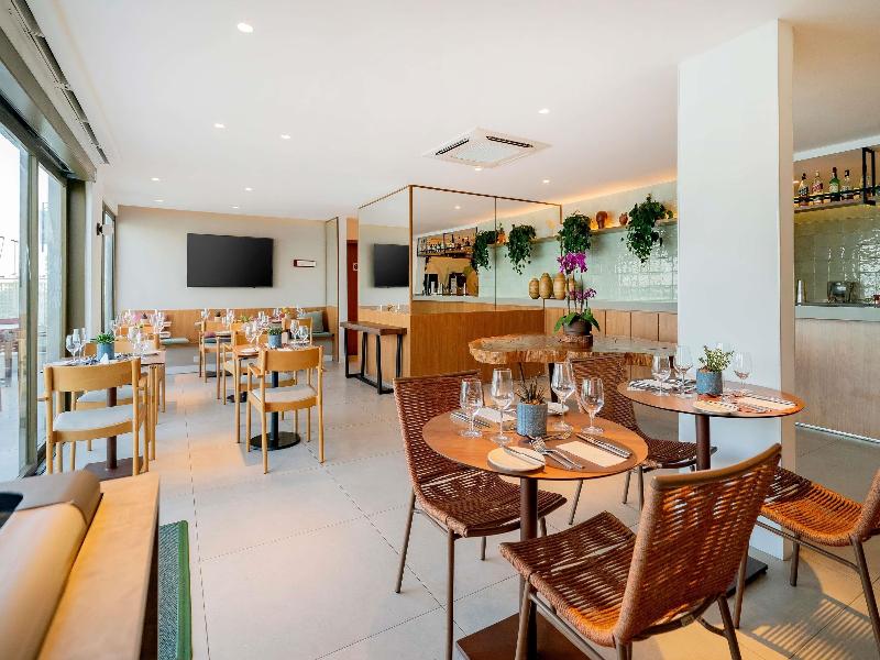 Stay in style at Grand Mercure Rio De Janeiro Copacabana