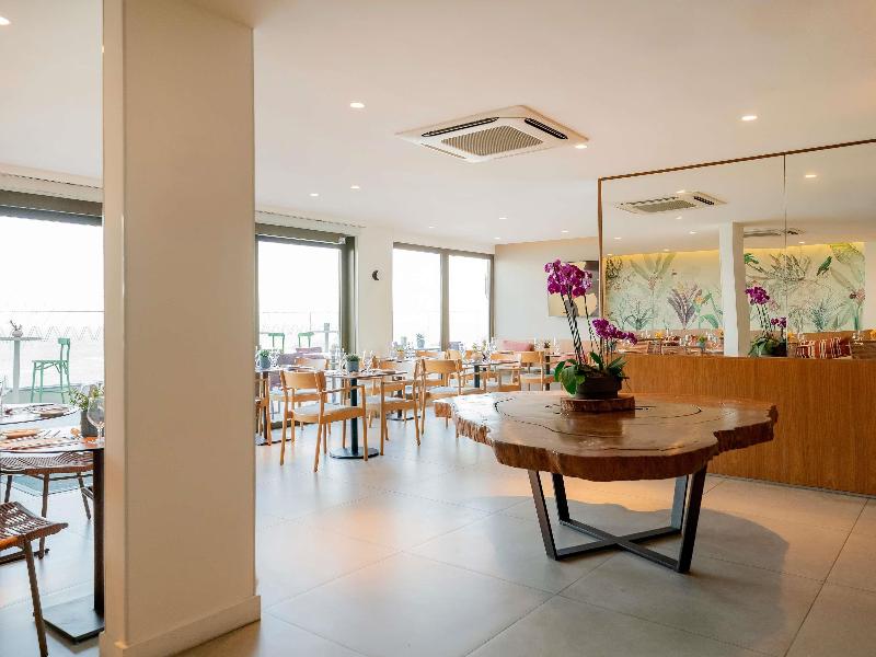 Stay in style at Grand Mercure Rio De Janeiro Copacabana