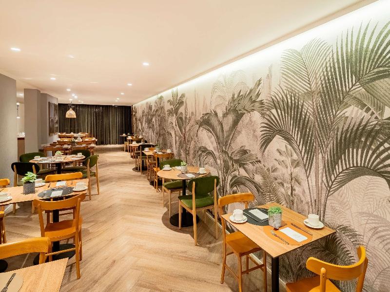 Stay in style at Grand Mercure Rio De Janeiro Copacabana