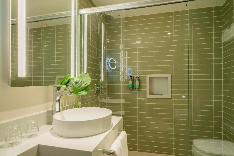 Stay in style at Grand Mercure Rio De Janeiro Copacabana