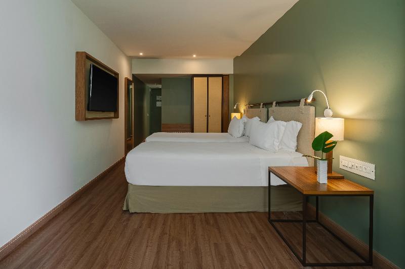 Stay in style at Grand Mercure Rio De Janeiro Copacabana