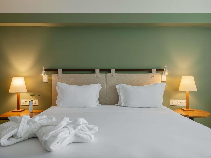 Stay in style at Grand Mercure Rio De Janeiro Copacabana