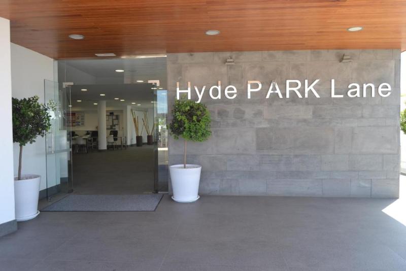 Hyde Park Lane Villas image