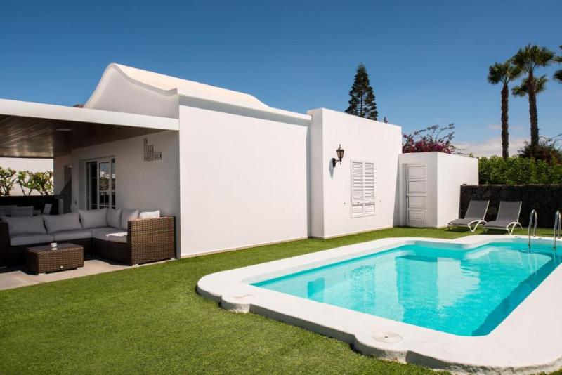 Hyde Park Lane Villas image