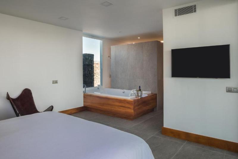 Hyde Park Lane Villas image