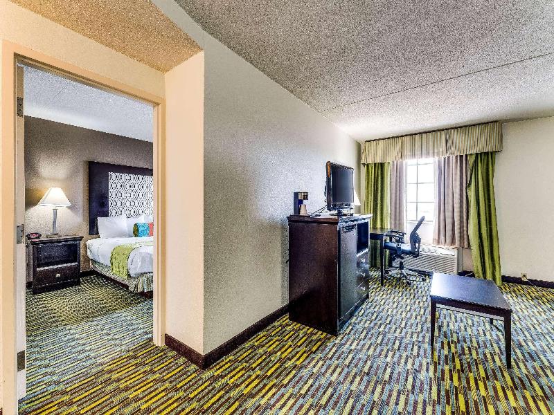 Wyndham Garden Wichita Downtown image