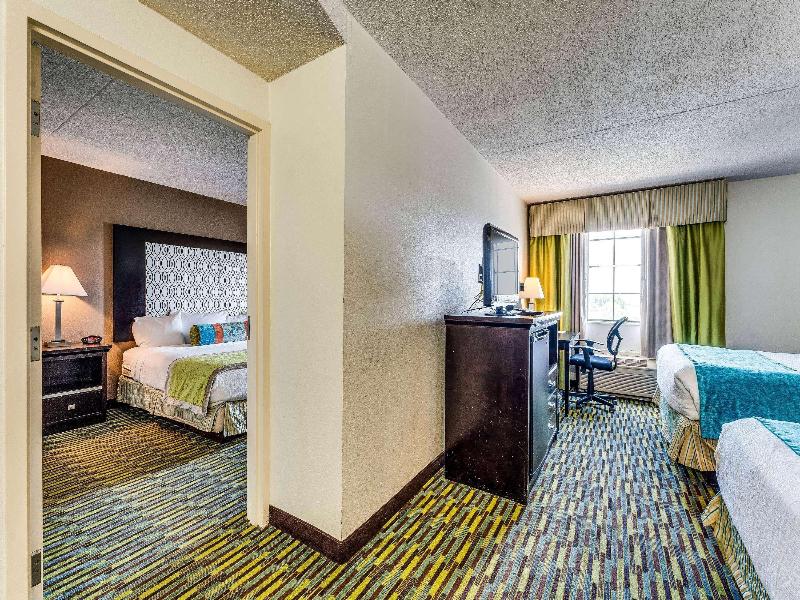 Wyndham Garden Wichita Downtown image