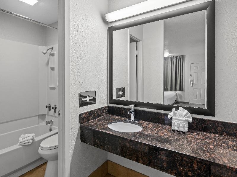 Americas Best Value Inn Austin University image