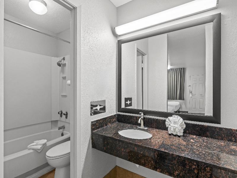 Americas Best Value Inn Austin University image