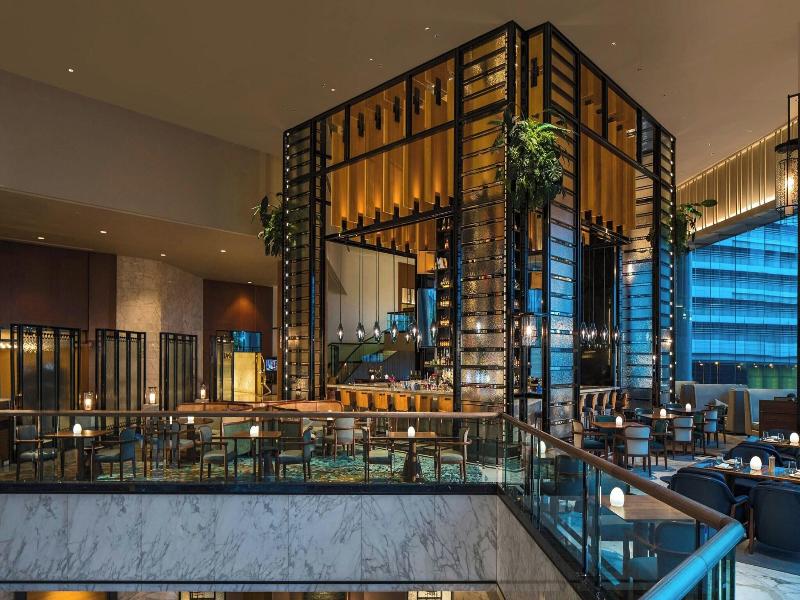 Renaissance Hong Kong Harbour View Hotel image