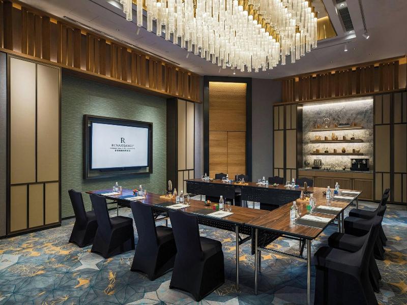 Renaissance Hong Kong Harbour View Hotel image
