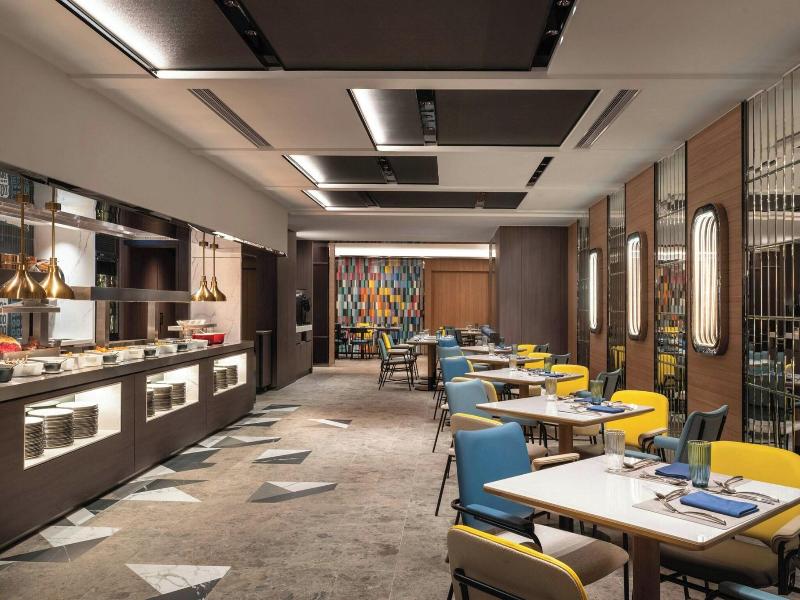 Renaissance Hong Kong Harbour View Hotel image