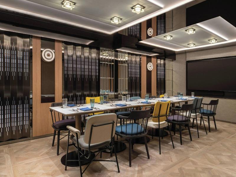 Renaissance Hong Kong Harbour View Hotel image