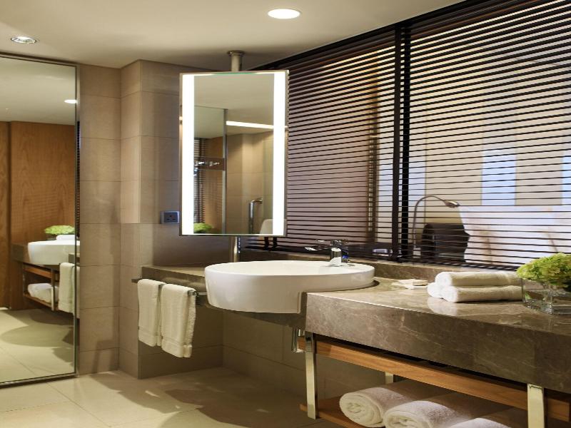 Renaissance Hong Kong Harbour View Hotel image