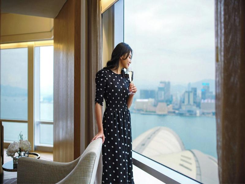 Renaissance Hong Kong Harbour View Hotel image