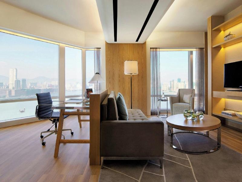 Renaissance Hong Kong Harbour View Hotel image