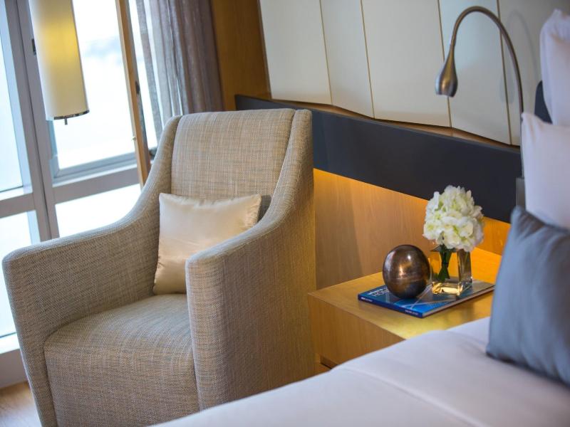 Renaissance Hong Kong Harbour View Hotel image