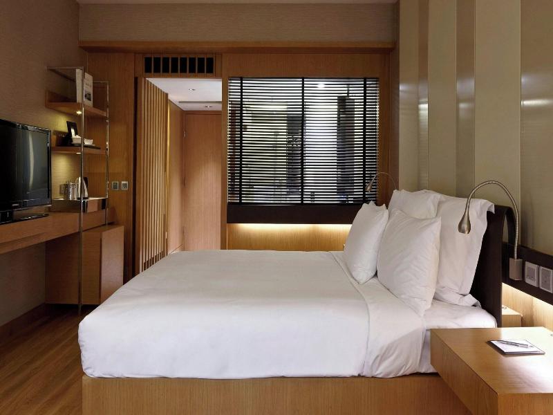 Renaissance Hong Kong Harbour View Hotel image