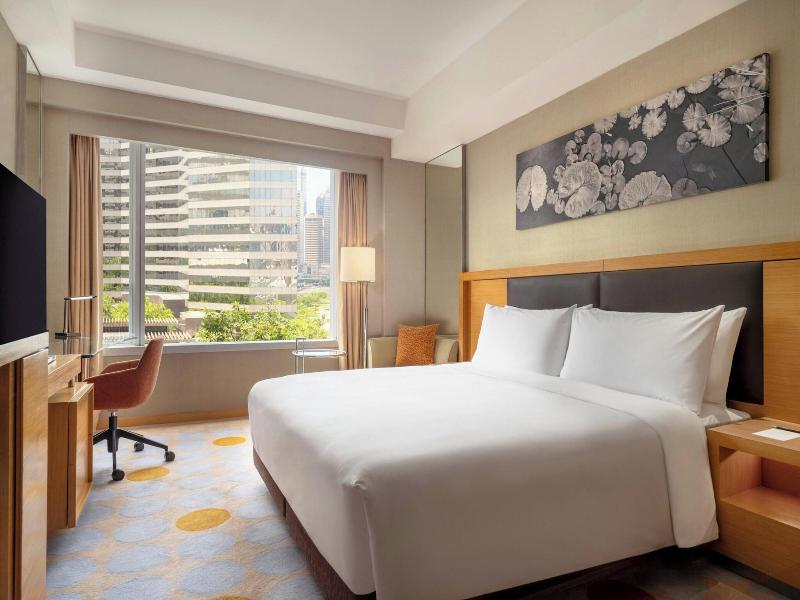 Renaissance Hong Kong Harbour View Hotel image