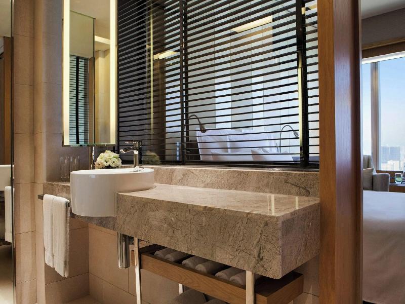 Renaissance Hong Kong Harbour View Hotel image