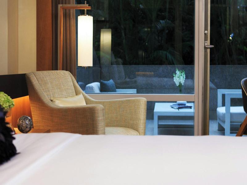 Renaissance Hong Kong Harbour View Hotel image