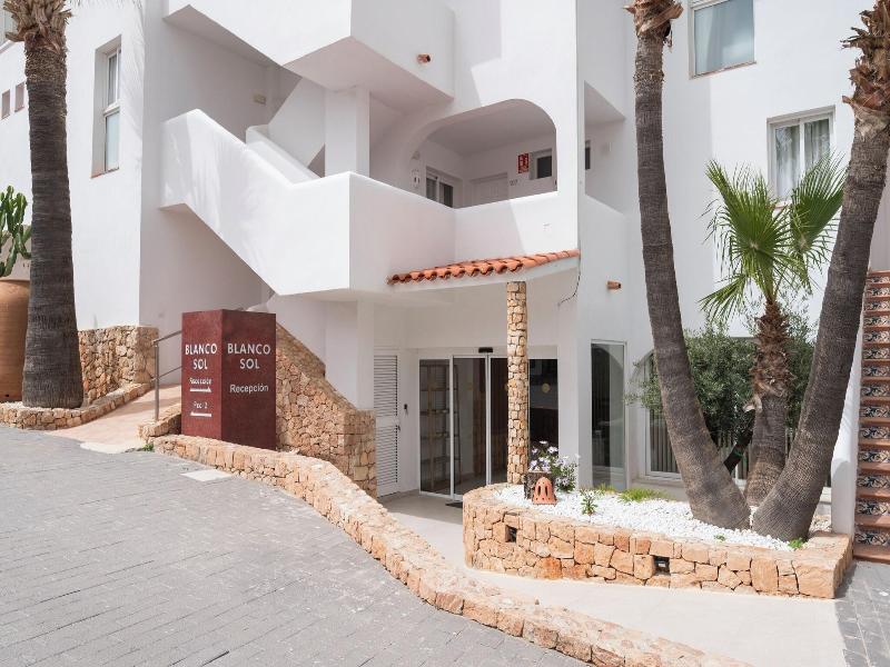 Apartamentos Blancosol