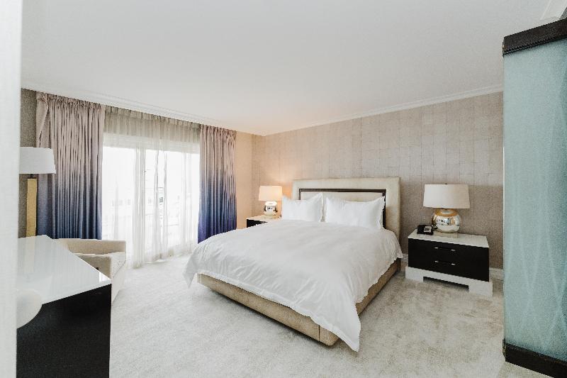 Eau Resort & Spa image