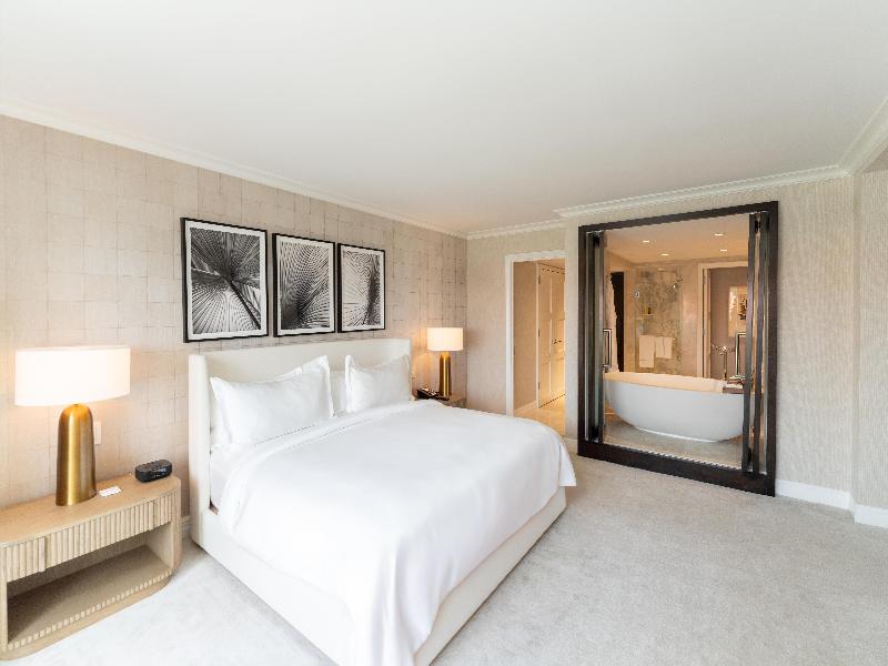 Eau Resort & Spa image