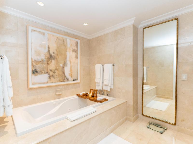 Eau Resort & Spa image