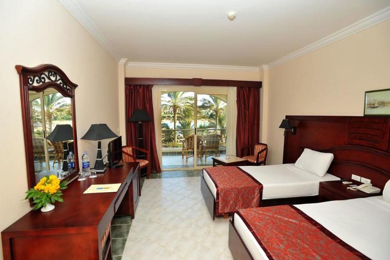 Brayka Bay Reef Resort Hotel