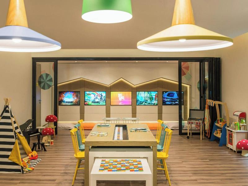 Le Royal Meridien Beach Resort and Spa image