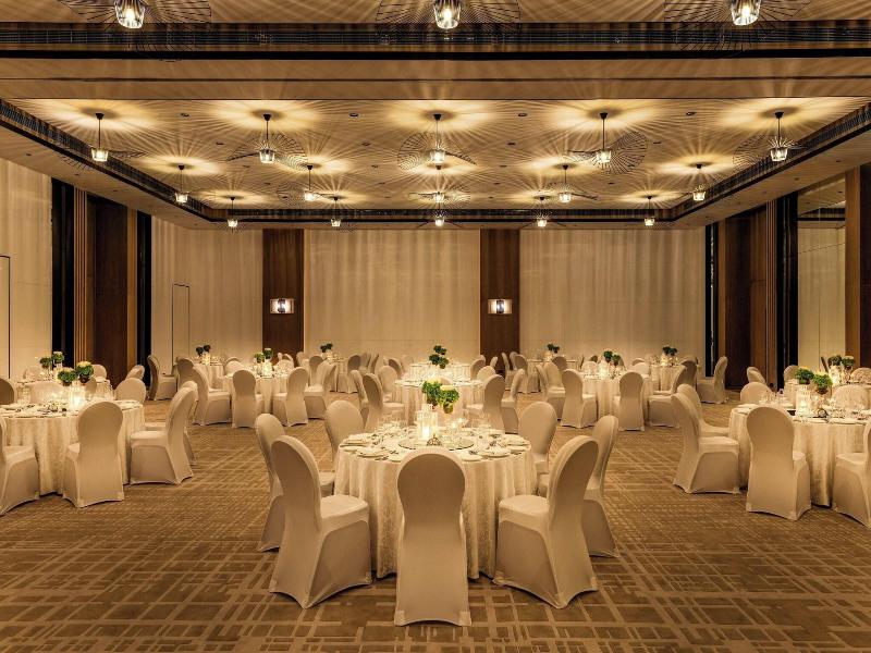 Le Royal Meridien Beach Resort and Spa image