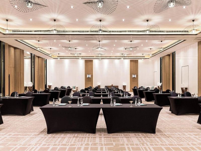 Le Royal Meridien Beach Resort and Spa image