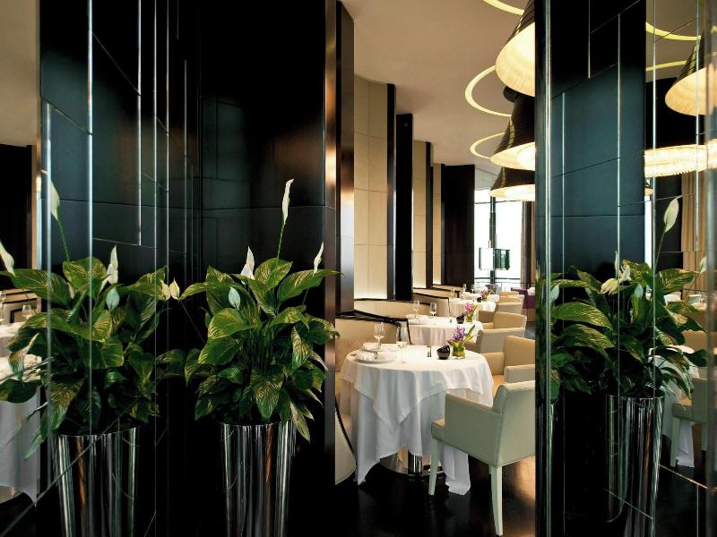 Le Royal Meridien Beach Resort and Spa image