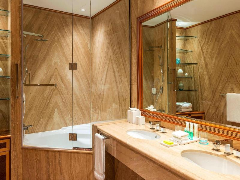 Le Royal Meridien Beach Resort and Spa image