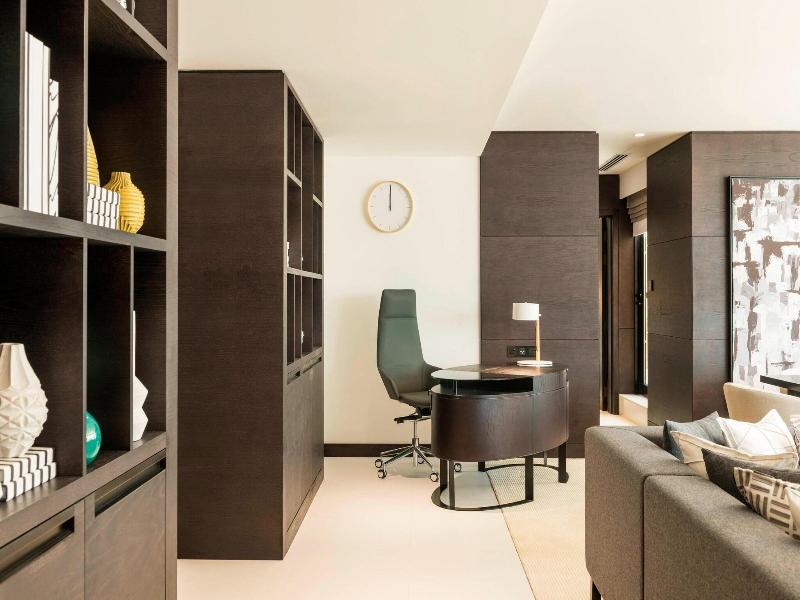 Le Royal Meridien Beach Resort and Spa image