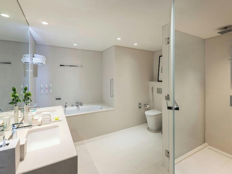 Le Royal Meridien Beach Resort and Spa image
