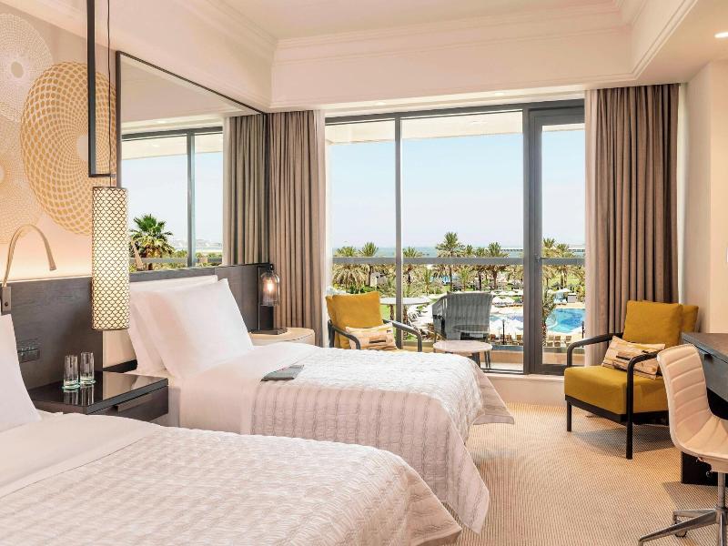 Le Royal Meridien Beach Resort and Spa image