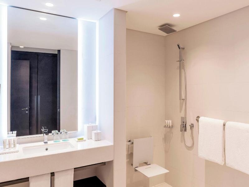 Le Royal Meridien Beach Resort and Spa image