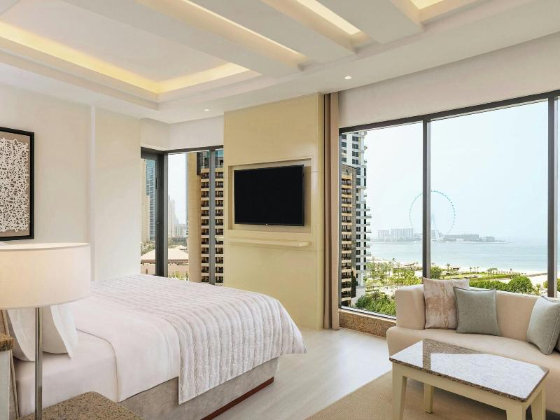 Le Royal Meridien Beach Resort and Spa image