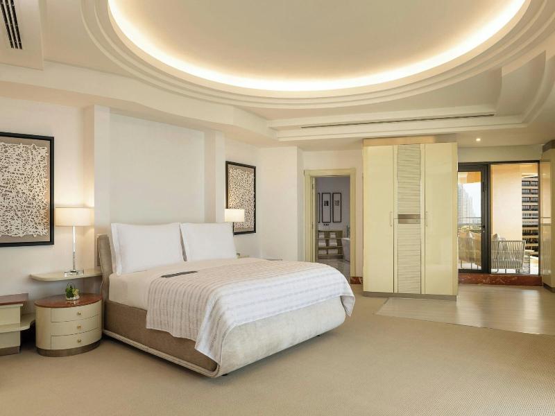 Le Royal Meridien Beach Resort and Spa image