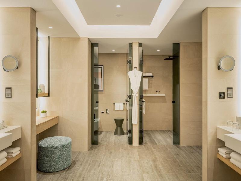 Le Royal Meridien Beach Resort and Spa image