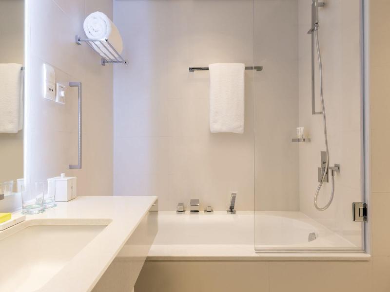 Le Royal Meridien Beach Resort and Spa image