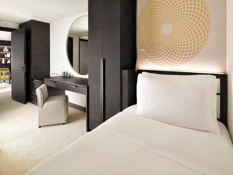 Le Royal Meridien Beach Resort and Spa image