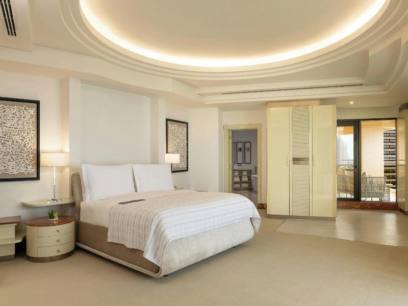 Le Royal Meridien Beach Resort and Spa image