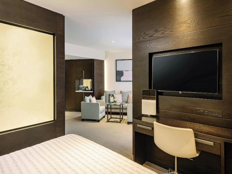 Le Royal Meridien Beach Resort and Spa image