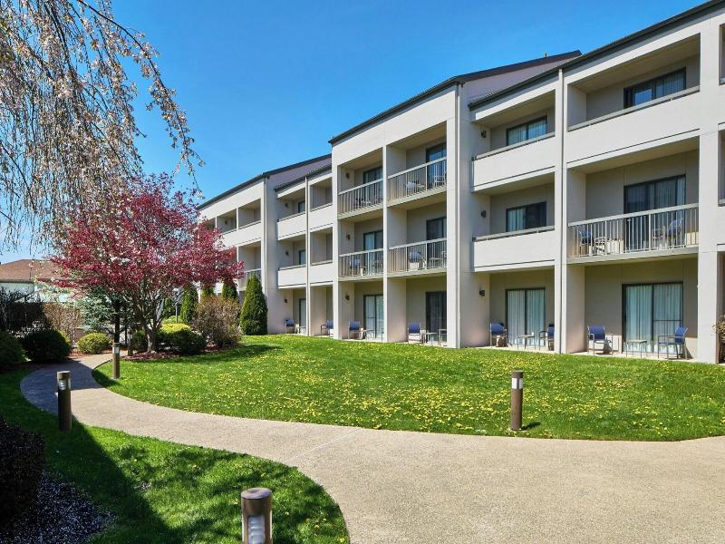 Courtyard By Marriott - Brighton image