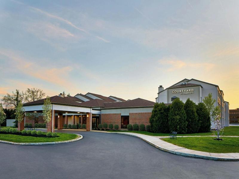 Courtyard By Marriott - Brighton image