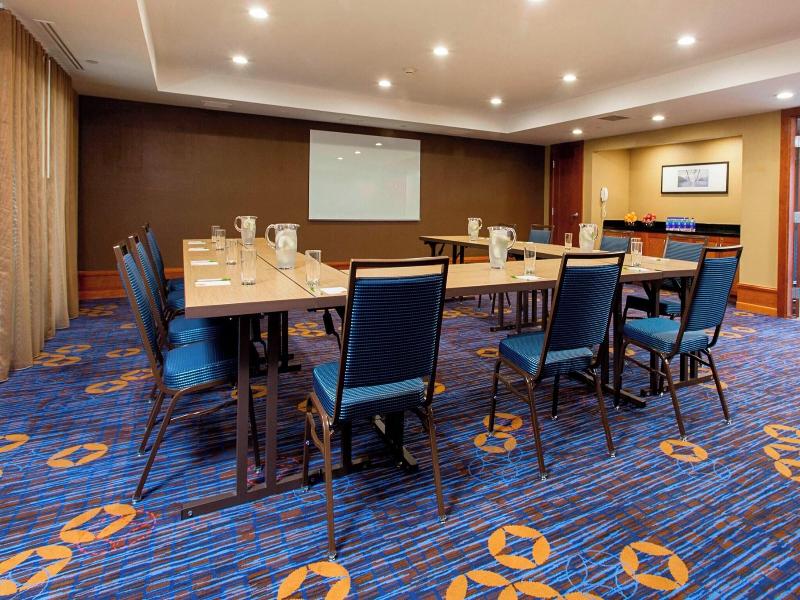 Courtyard By Marriott - Brighton image